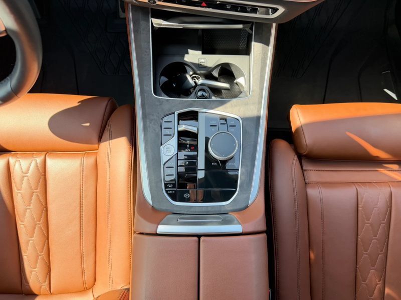 Used 2025 BMW X5 xDrive40i w/ M Sport Package AWD/4WD image 25