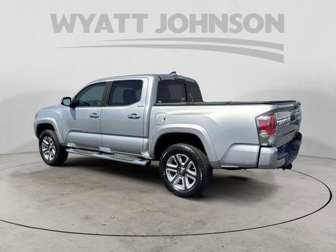 Used 2019 Toyota Tacoma Limited image 3