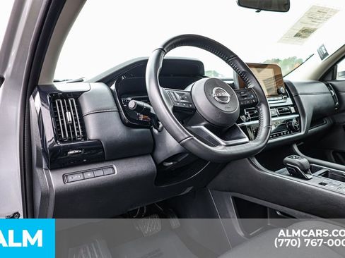 Used 2024 Nissan Pathfinder SV image 27