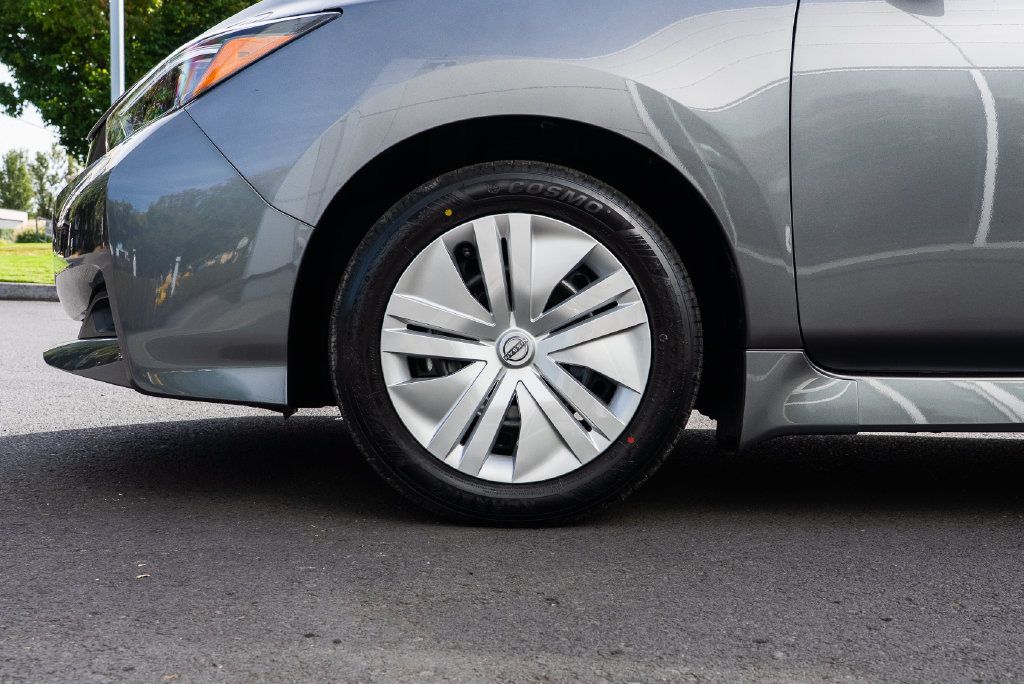 Used 2025 Nissan Leaf S FWD image 7