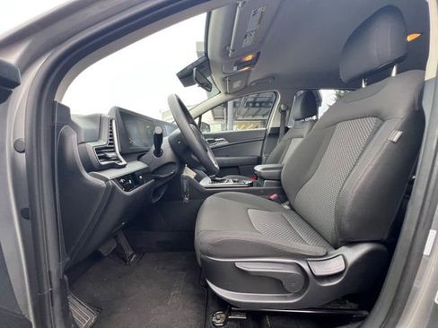 Certified 2024 Kia Sportage LX image 16