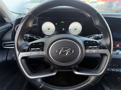 Used 2021 Hyundai Elantra Limited image 12