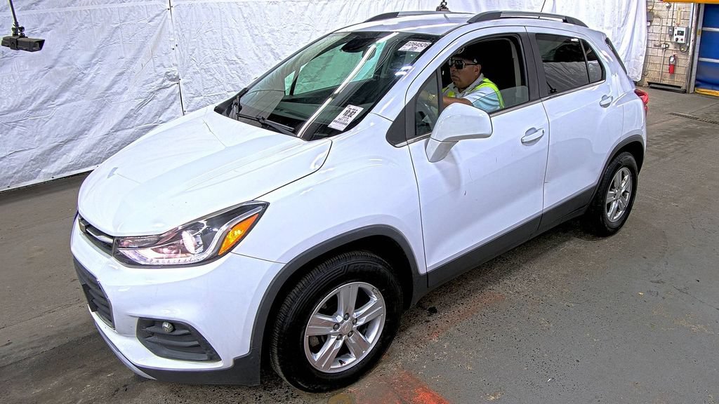 Used 2019 Chevrolet Trax LT AWD/4WD image 1