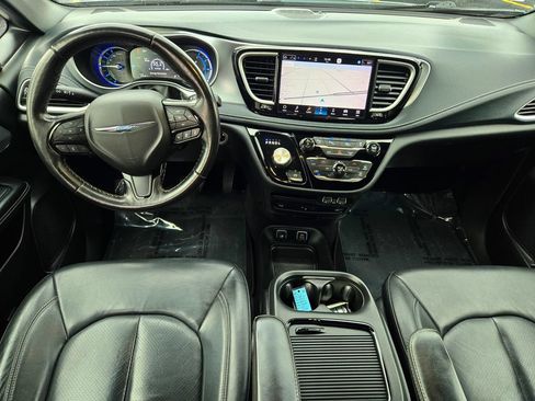 Used 2021 Chrysler Pacifica Touring-L w/ Uconnect Theater Family Group FWD image 37