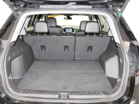 Used 2024 GMC Terrain SLT image 18