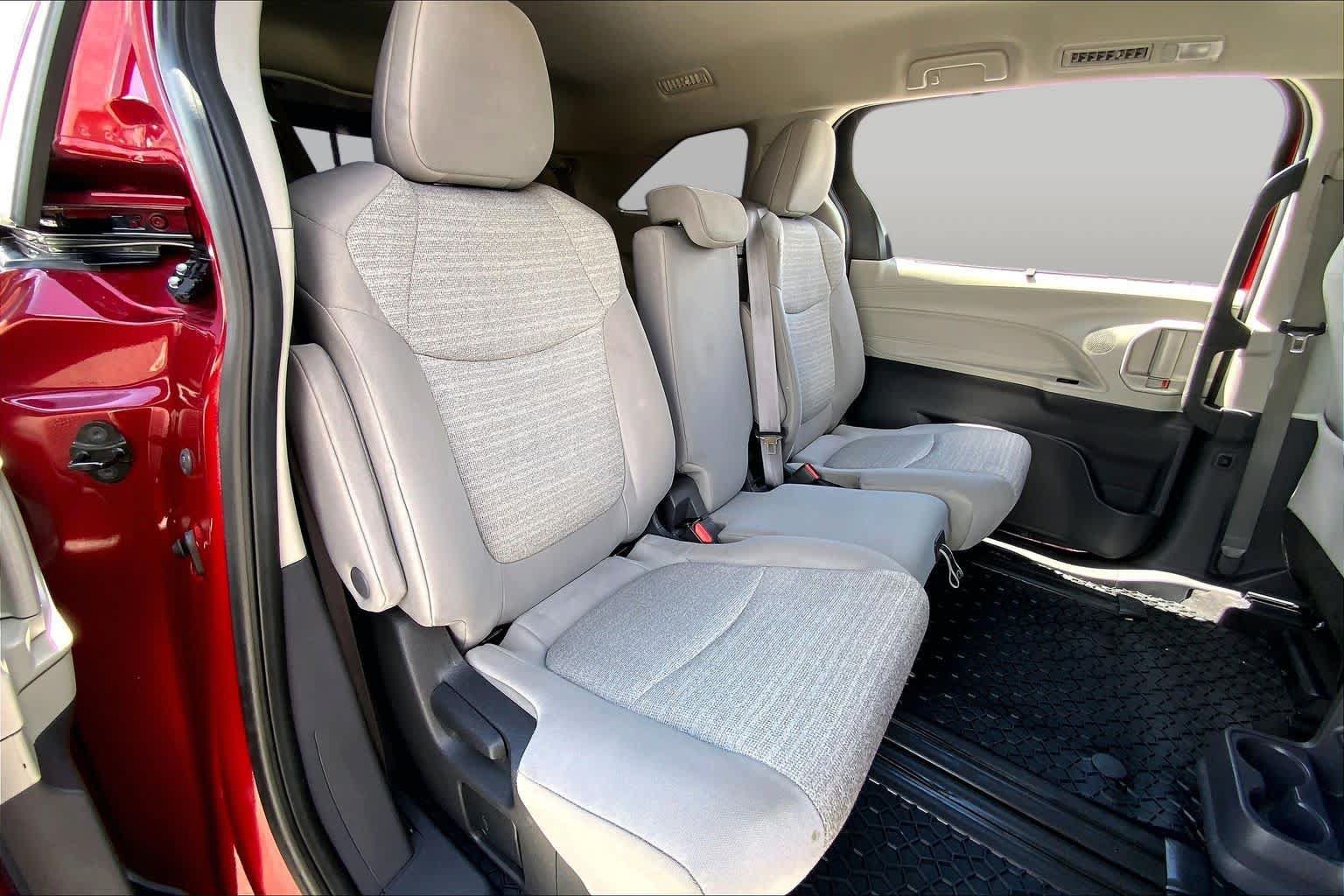 Used 2022 Toyota Sienna LE FWD image 19