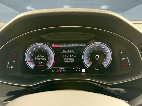 Used 2025 Audi Q8 Prestige w/ Prestige Package AWD/4WD image 19
