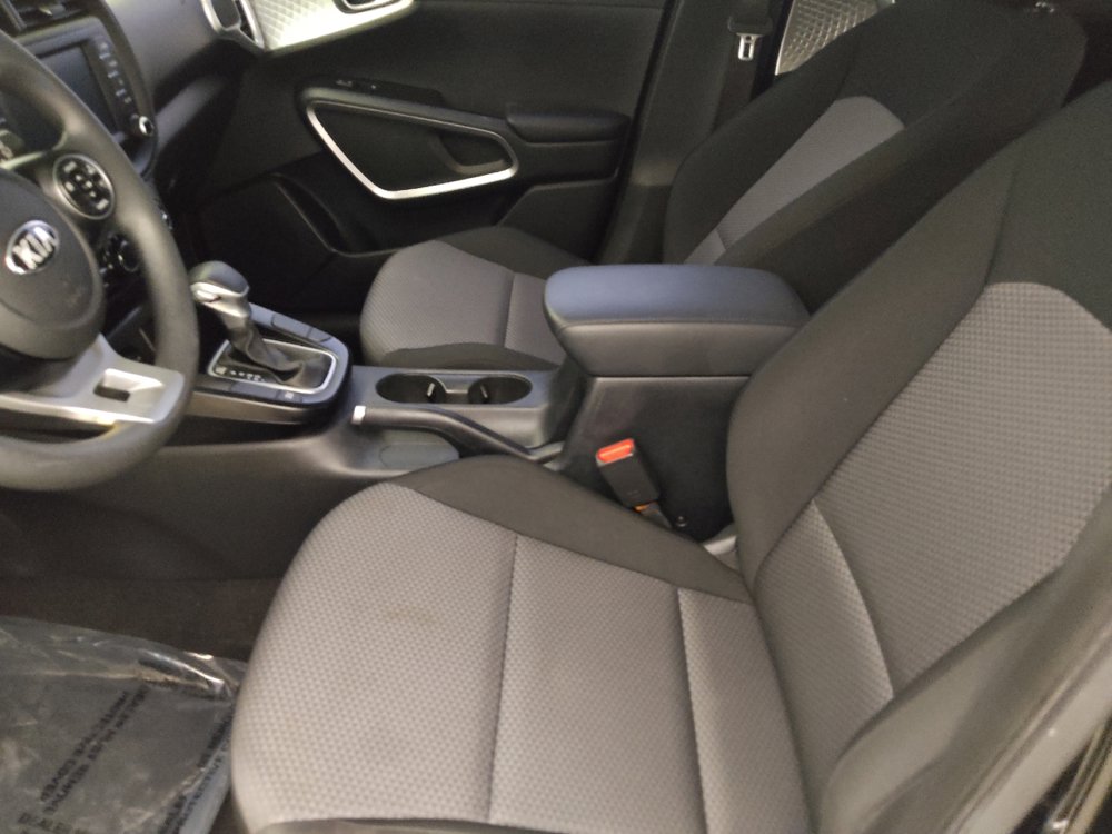 Used 2020 Kia Soul LX FWD image 17