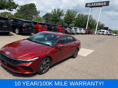 Used 2024 Hyundai Elantra SEL w/ Convenience Package