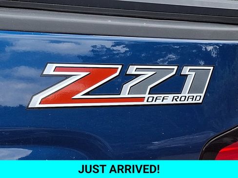 Used 2017 Chevrolet Silverado 1500 LT w/ All Star Edition AWD/4WD image 30
