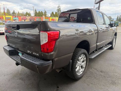 Used 2017 Nissan Titan SV AWD/4WD image 10