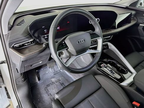 Certified 2025 Audi Q5 Premium w/ Premium Plus AWD/4WD image 9
