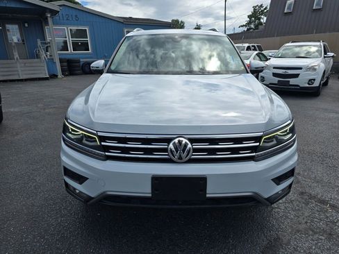 Used 2018 Volkswagen Tiguan SEL Premium w/ 3rd Row Seat Package AWD/4WD image 8