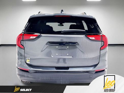 Used 2021 GMC Terrain SLE w/ Driver Convenience Package FWD image 9