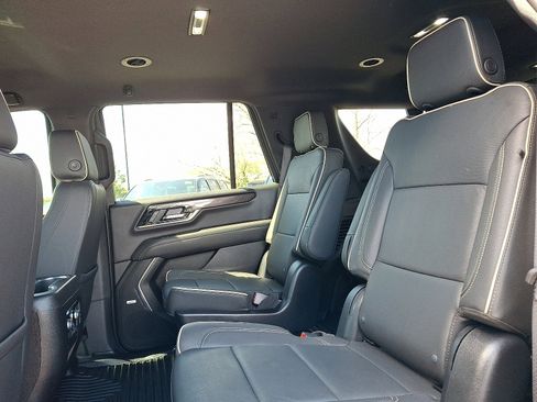 Used 2025 GMC Yukon Elevation image 10