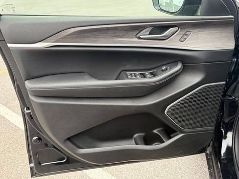 New 2026 Jeep Grand Cherokee Limited image 12