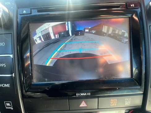 Used 2017 Toyota Camry XLE w/ Moonroof Package FWD image 20