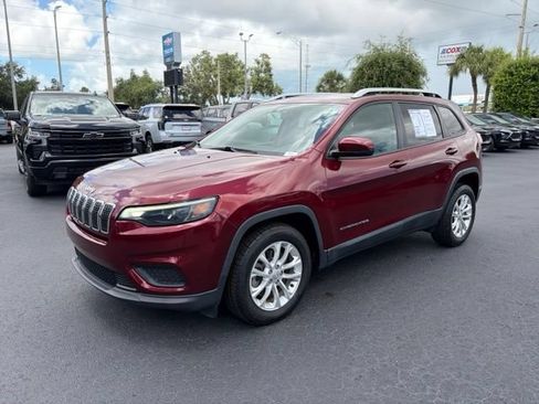 Used 2020 Jeep Cherokee Latitude FWD image 3