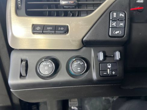 Used 2017 GMC Yukon XL Denali w/ Open Road Package AWD/4WD image 36