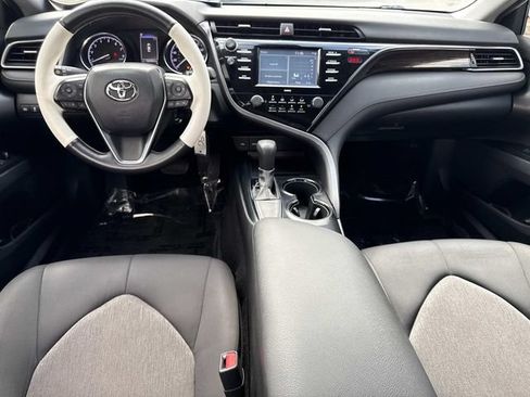 Used 2020 Toyota Camry LE FWD image 16