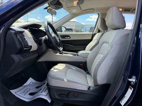 Used 2022 Nissan Pathfinder SV AWD/4WD image 24
