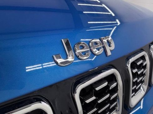 Used 2025 Jeep Compass Limited AWD/4WD image 13