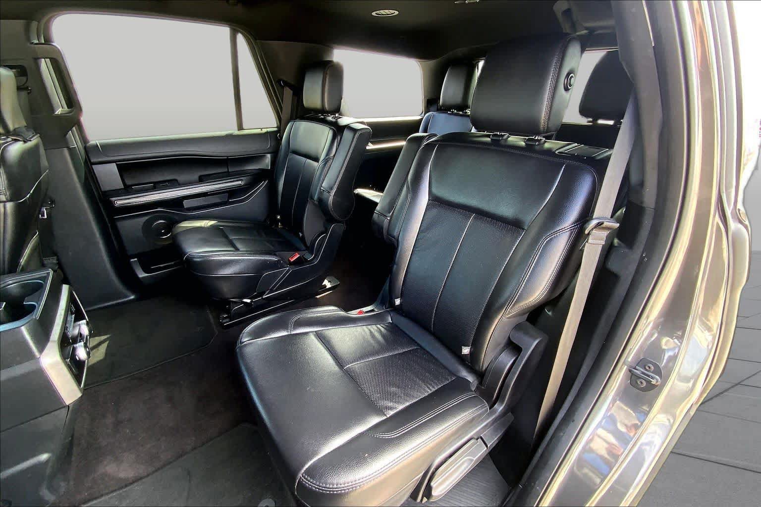 Used 2020 Ford Expedition XLT w/ Equipment Group 201A RWD image 19