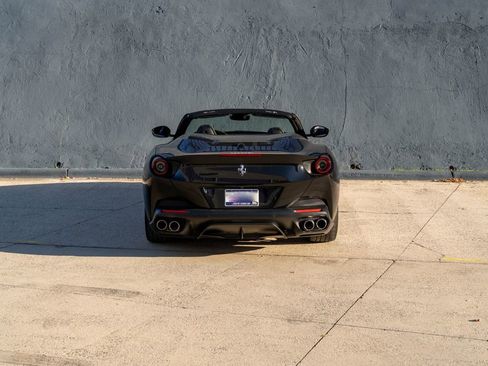 Used 2019 Ferrari Portofino image 9