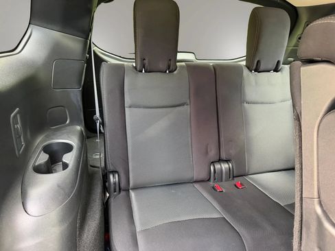 Used 2019 Nissan Pathfinder SV AWD/4WD image 37