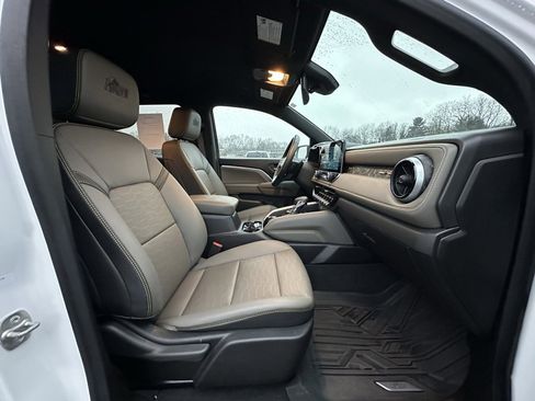 Used 2024 Chevrolet Colorado ZR2 w/ ZR2 Bison Edition image 14