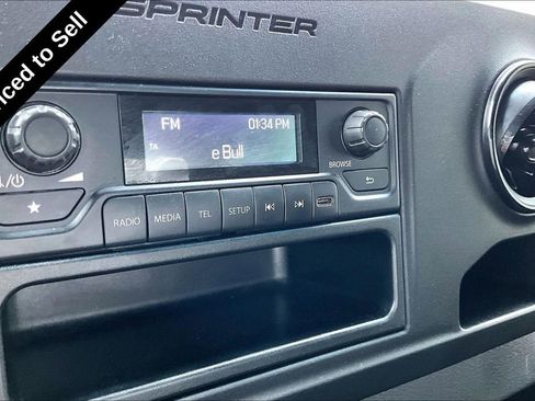 Used 2024 Mercedes-Benz Sprinter 2500 image 30