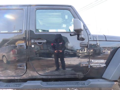 Used 2018 Jeep Wrangler Unlimited Sport S AWD/4WD image 20