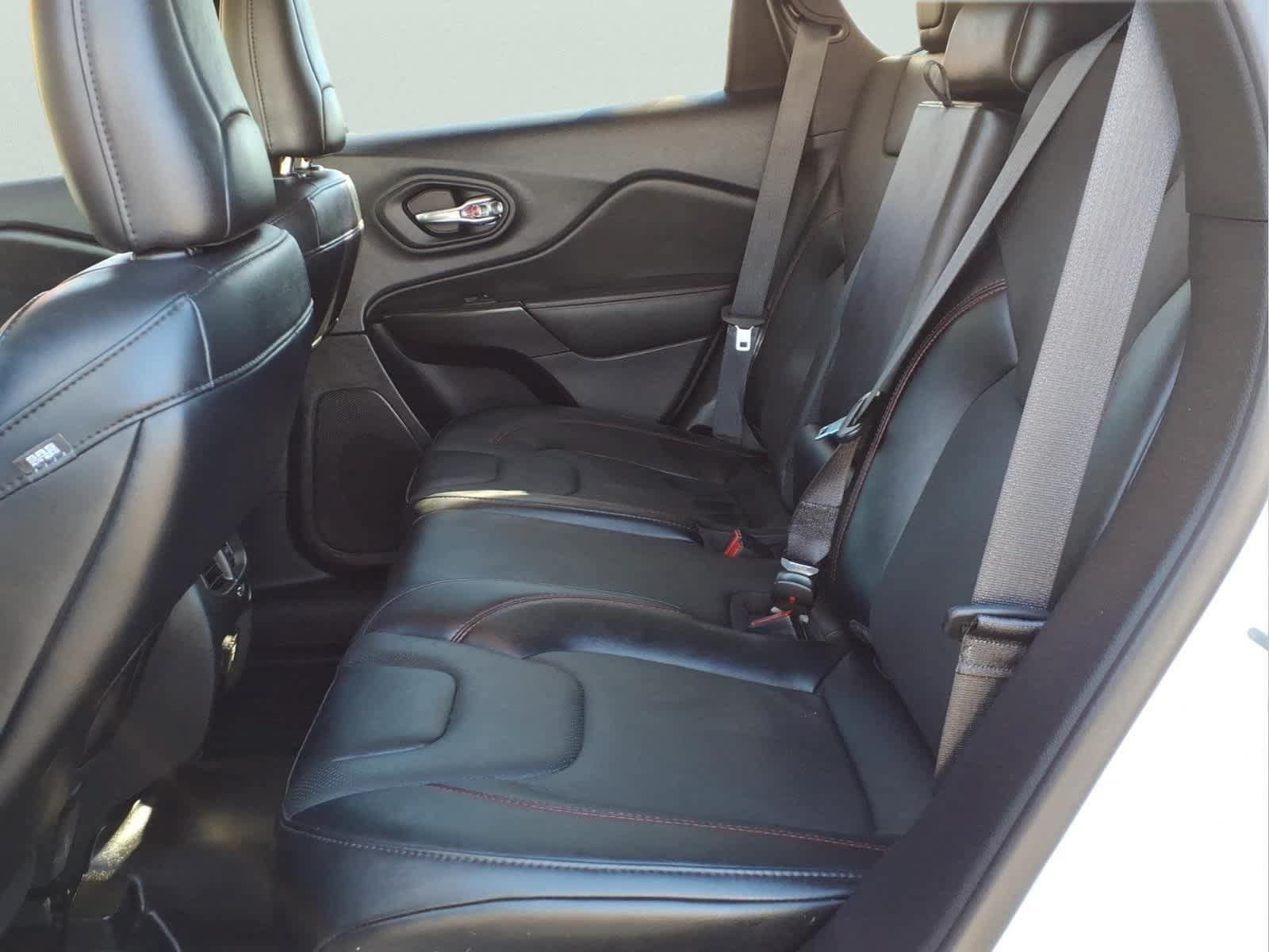 Used 2022 Jeep Cherokee Trailhawk w/ Premium Leather Package AWD/4WD image 29