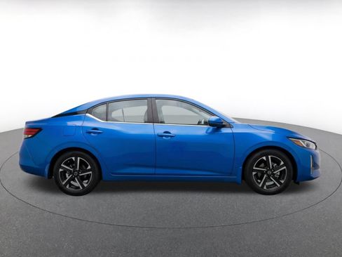 Used 2025 Nissan Sentra SV FWD image 10
