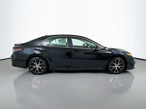 Used 2023 Toyota Camry SE AWD/4WD image 8