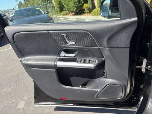 Used 2025 Mercedes-Benz GLA 250 image 18