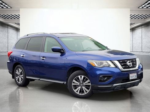 Used 2017 Nissan Pathfinder S FWD image 2