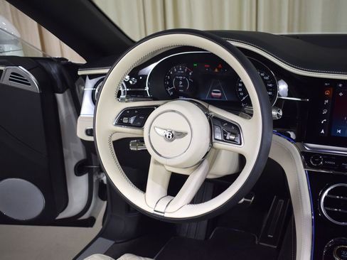 Certified 2026 Bentley Continental GTC AWD/4WD image 4