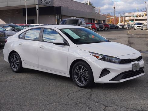 Used 2023 Kia Forte LXS image 48