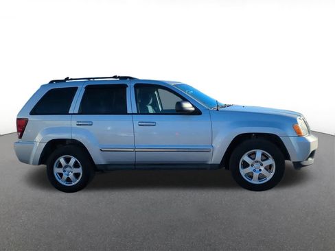 Used 2010 Jeep Grand Cherokee Laredo image 7
