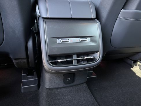 New 2025 Lincoln Nautilus Reserve w/ Jet Appearance Package image 30