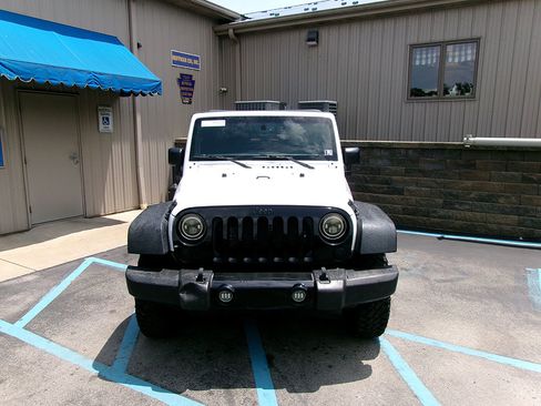 Used 2016 Jeep Wrangler Sport image 2