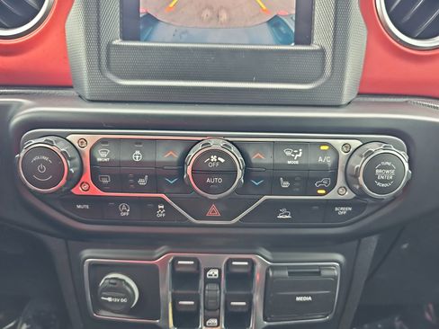 Used 2021 Jeep Gladiator Rubicon w/ LED Lighting Group AWD/4WD image 21