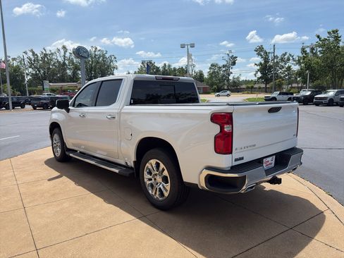 Used 2023 Chevrolet Silverado 1500 LTZ AWD/4WD image 4