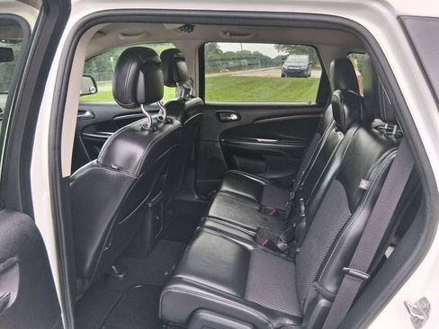 Used 2017 Dodge Journey Crossroad w/ Popular Equipment Group FWD image 10