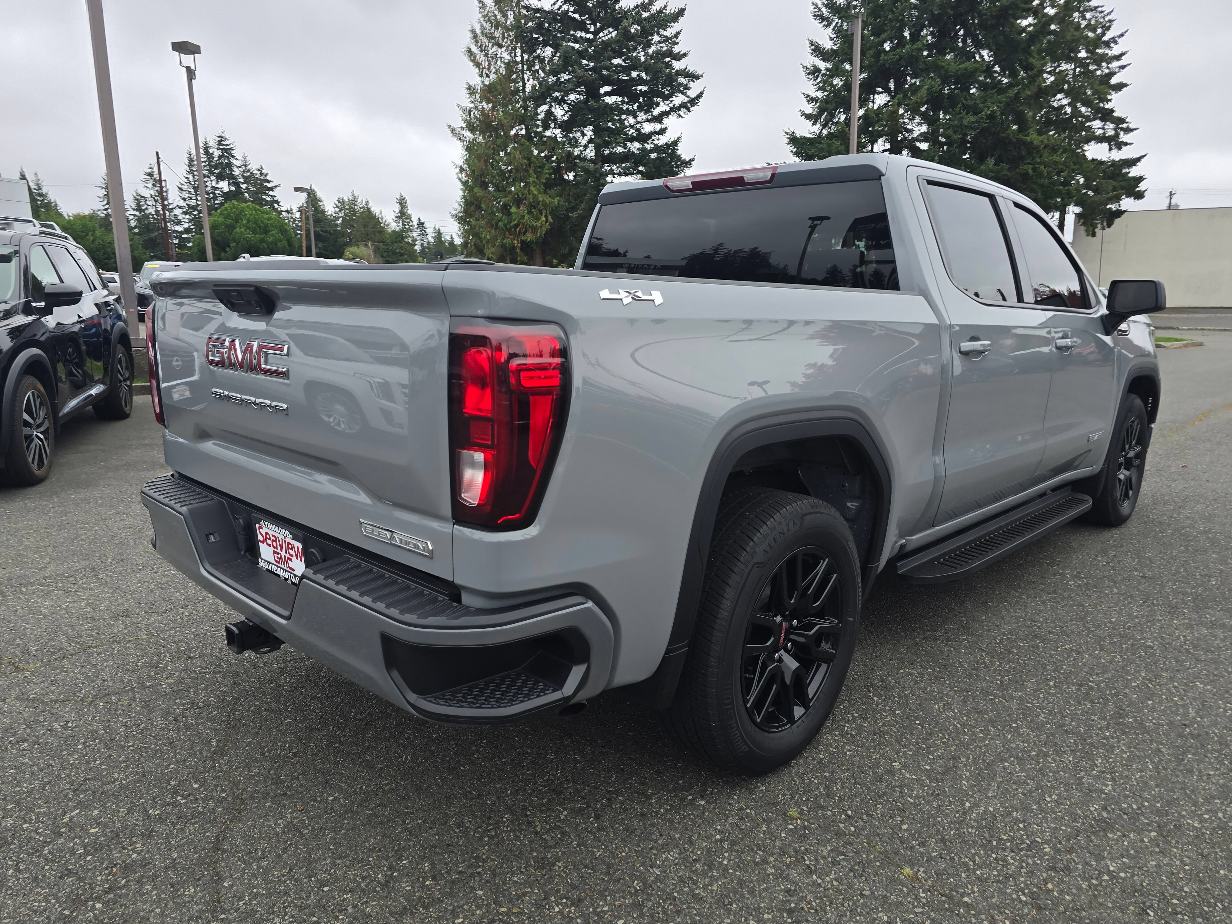 Used 2024 GMC Sierra 1500 Elevation AWD/4WD image 7