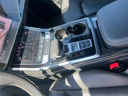 Used 2019 Audi Q8 Premium Plus AWD/4WD image 16
