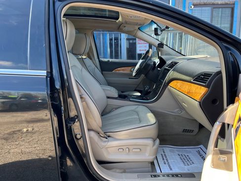 Used 2012 Lincoln MKX FWD image 11