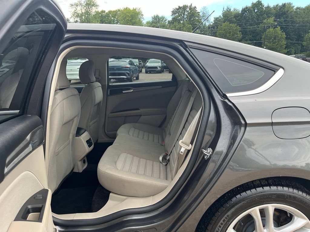 Used 2018 Ford Fusion SE w/ Fusion SE Technology Package FWD image 27
