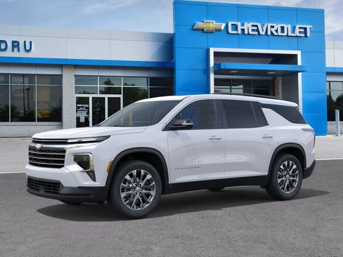 New 2026 Chevrolet Traverse LT w/ Sun and Wheel Package AWD/4WD image 2